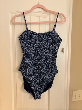 NWT Old Navy Navy Floral bodysuit with Light Blue Accents size Large Tall